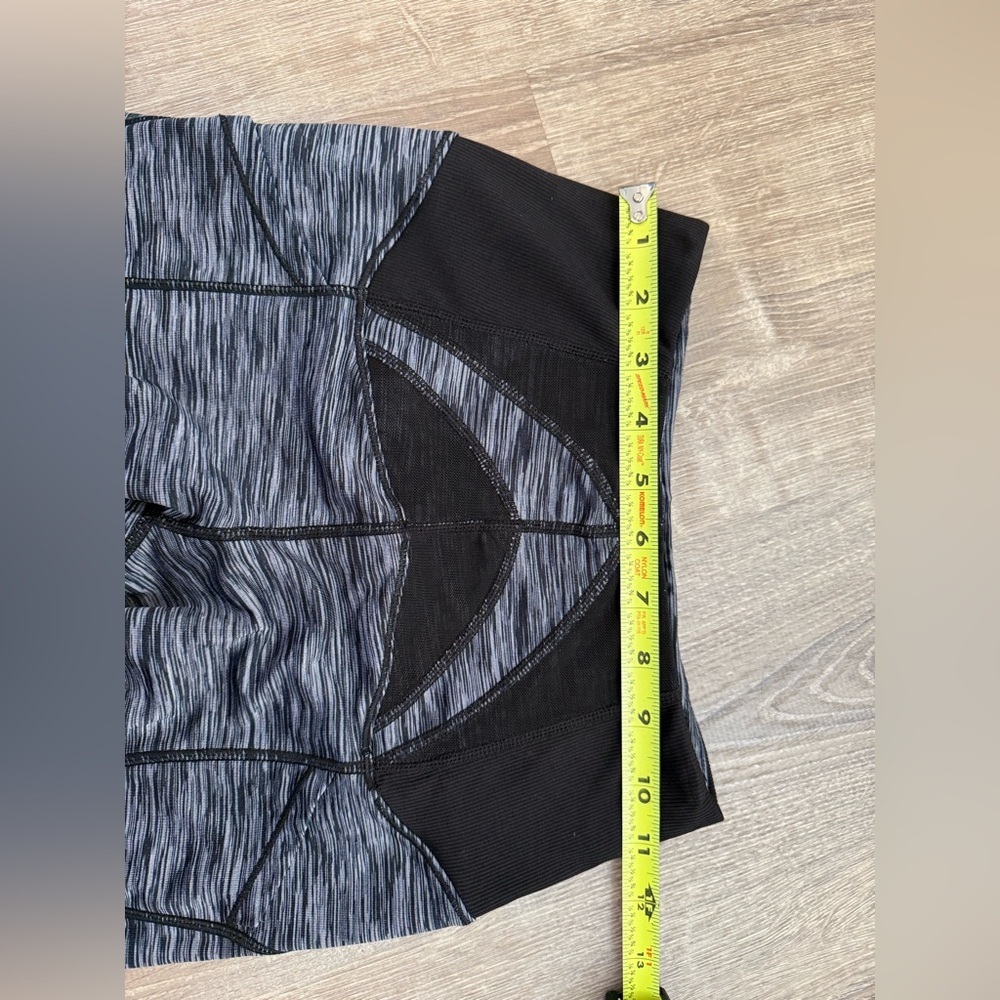 Lululemon Leggings Size 4 - Picture 5 of 11